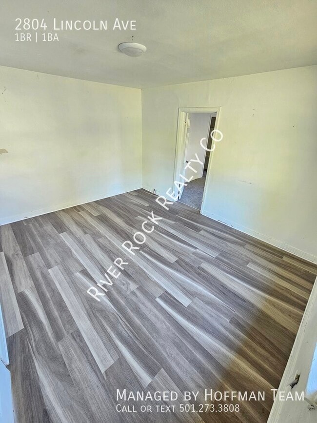 Building Photo - 2804 Lincoln Ave