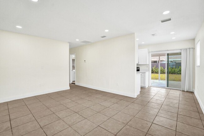 Building Photo - 4BR Corner Home (4th from FL Room) | No HOA | Large Fenced Yard | Move-In Ready