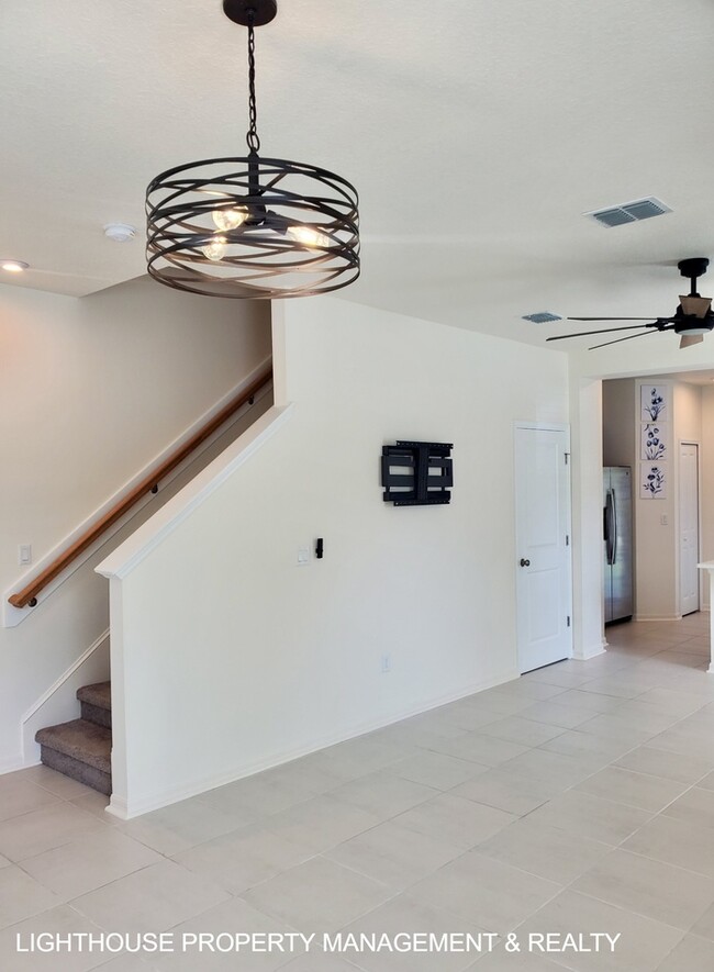 Building Photo - Charming, Newly Built 2 Bed/2.5 Bath Townh...