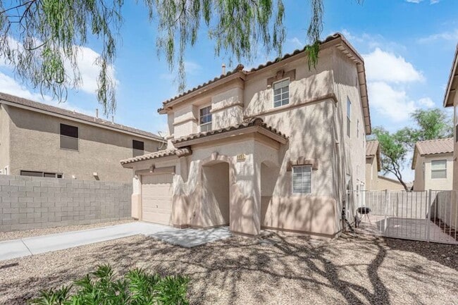 Primary Photo - Well Maintained 3 bedrooms/2.5 bathroom Ho...