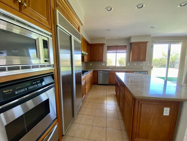 Building Photo - Executive 5 BR Home With Pool RV Parking H...