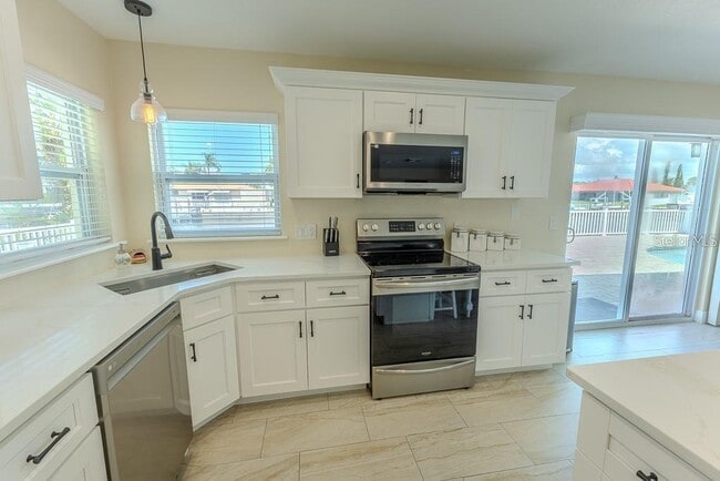 Building Photo - 5021 Porpoise Pl