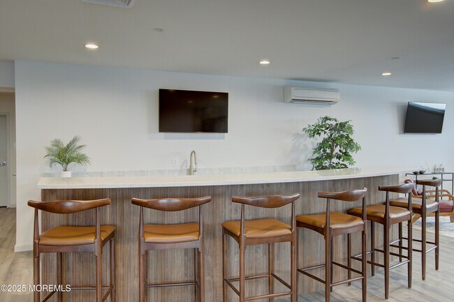 Building Photo - 258 Morris Ave