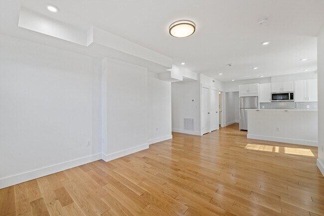 Building Photo - 406 Columbia St