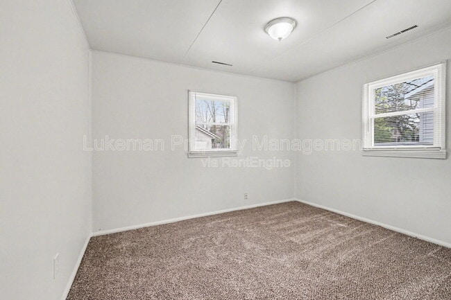 Building Photo - 2321 Hazel Ave