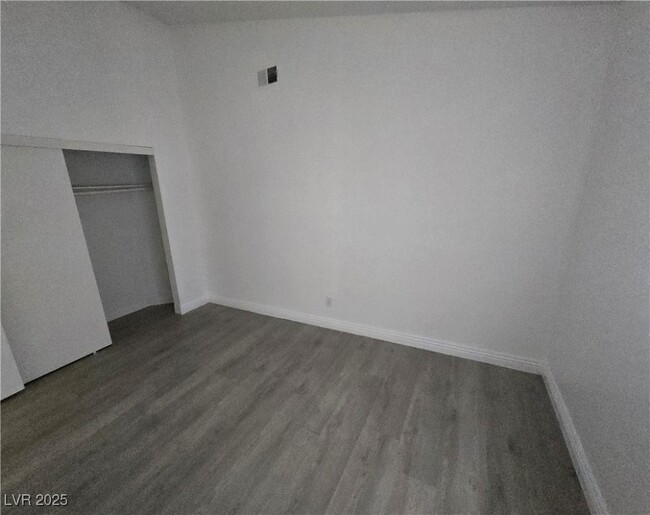 Building Photo - 9104 Quiet Cove Way