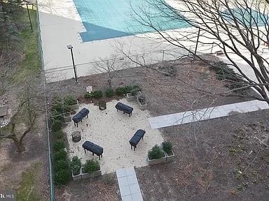 Building Photo - 2311 Pimmit Dr