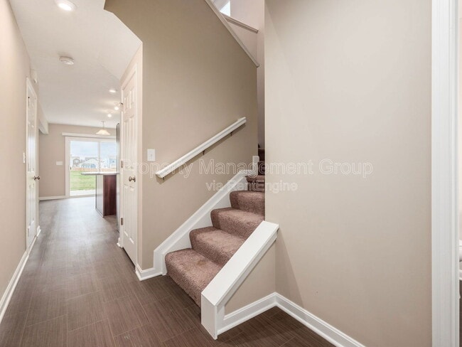 Building Photo - 7449 Sugarbark Dr
