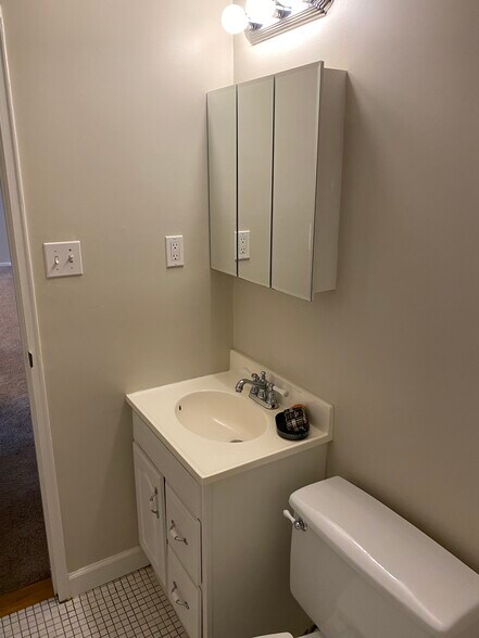 Bathroom - 34 Navajo Ct