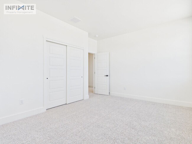 Building Photo - 4 Bedroom in Northwest Crossing