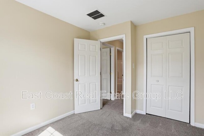 Building Photo - 24 Mabel Ln