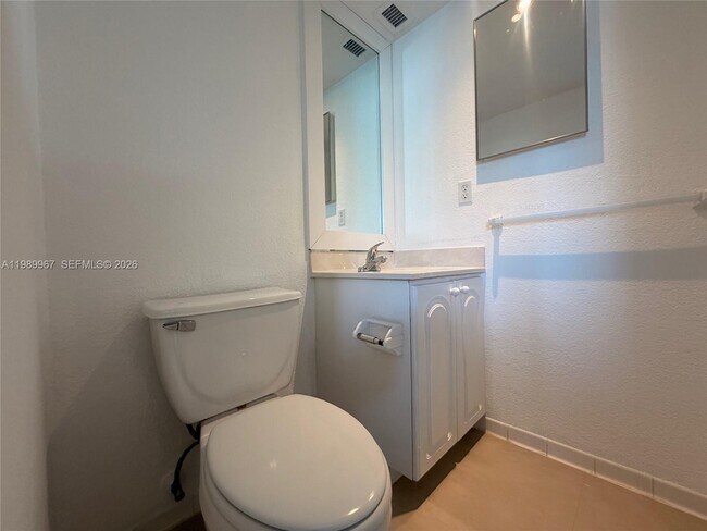 Building Photo - 4001 S Ocean Dr