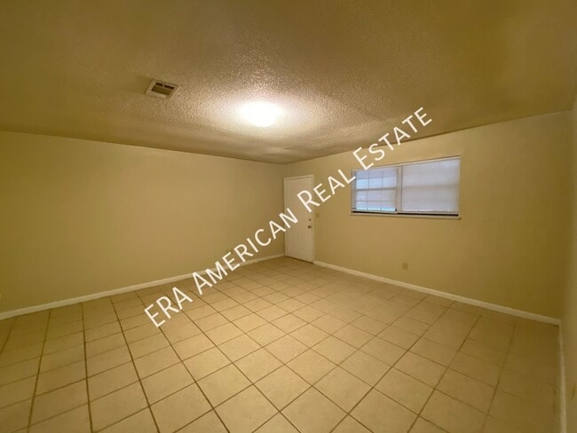 Building Photo - 1062 N 20th St