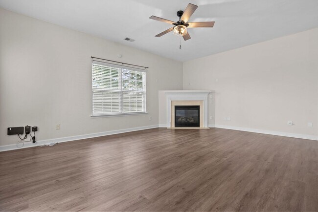 Building Photo - Beautiful 2-Bedroom, 2.5-Bath condo for Rent in Virginia Beach