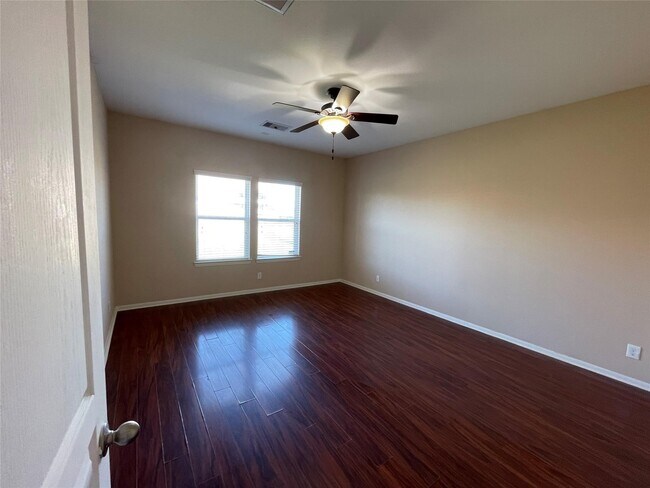 Building Photo - 4819 Seaside Sparrow Ln