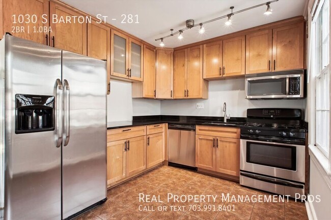 Building Photo - Sunny & Spacious Arlington Village TH- Ste...