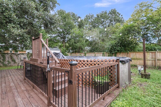 Building Photo - Charming Updated Home with Designer Kitche...