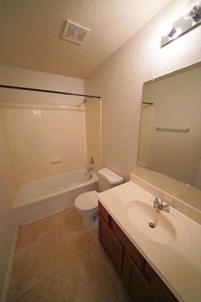 Building Photo - 6307 Myrtle Run