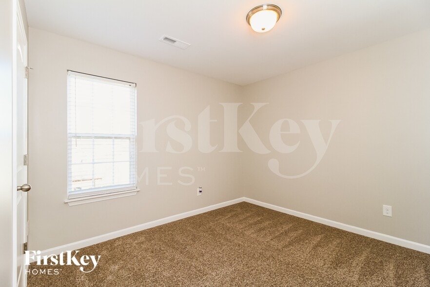 Building Photo - 667 Field Crossing Ct