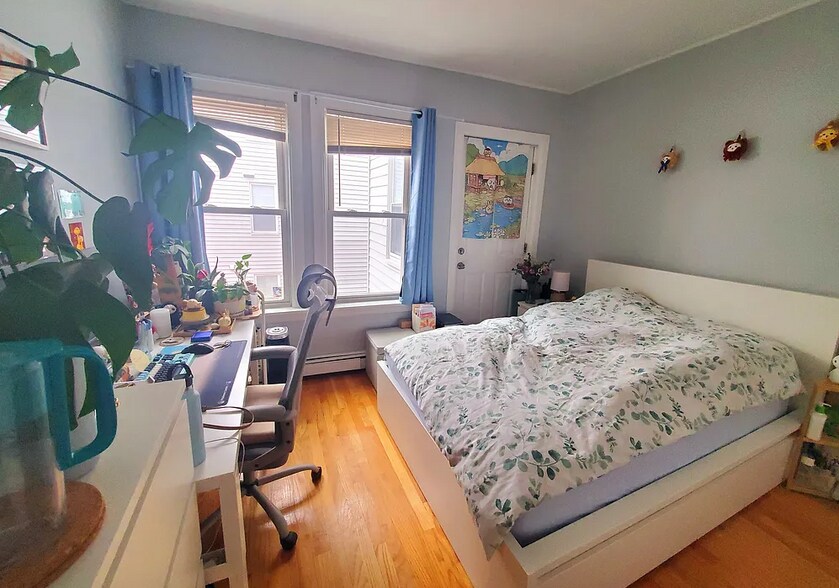 Building Photo - 17 Aspinwall Ave