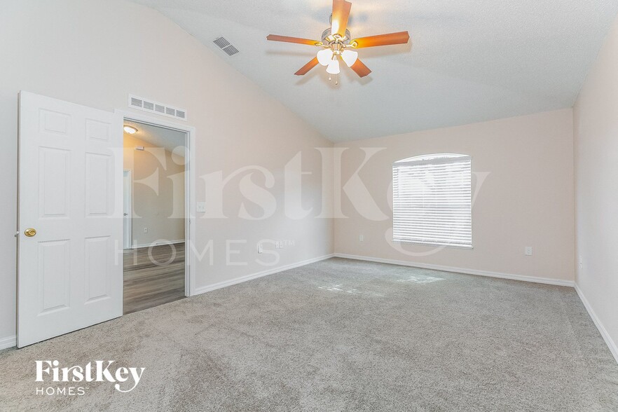 Building Photo - 711 Hamster Way