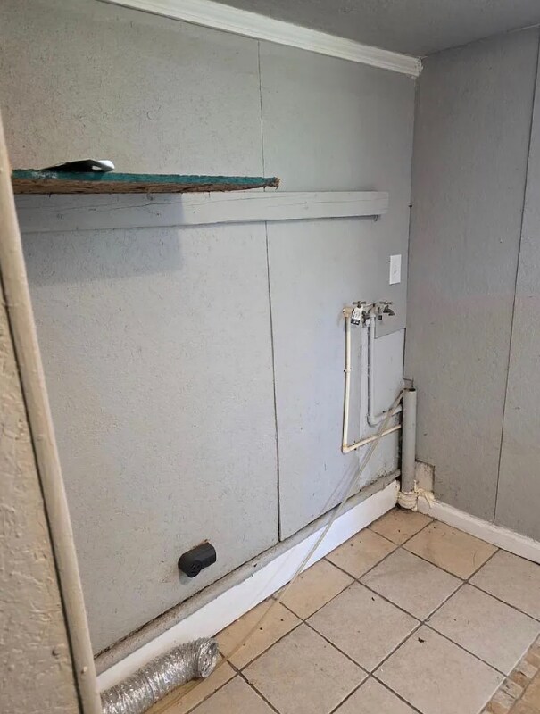 Building Photo - 148 St James Ln