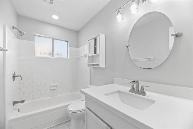 Building Photo - 21006 Bridgeview Cir