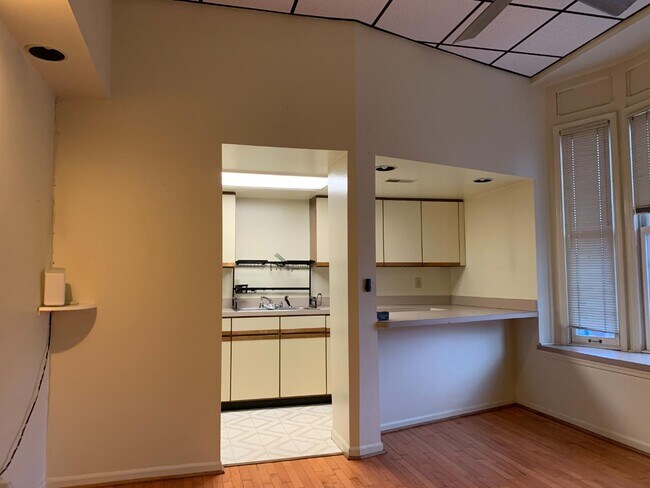 Building Photo - 226 W Michigan Ave