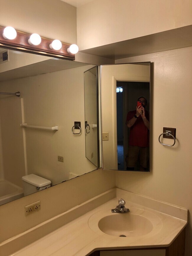 Building Photo - Great 1BR/1BA Condo in Turtle Creek
