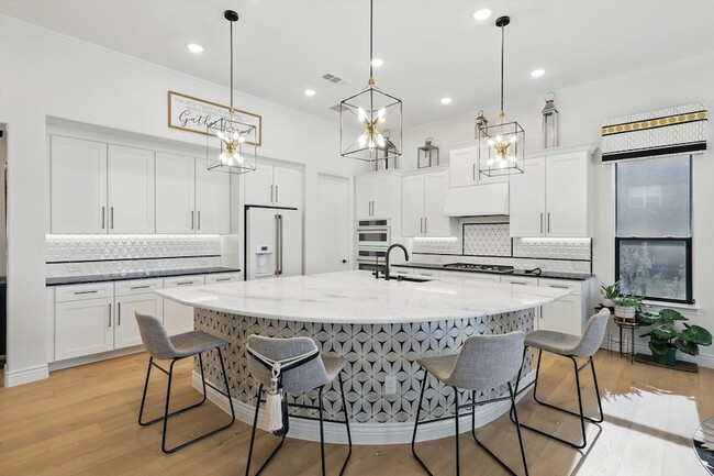 Building Photo - 12424 Blue Granite Dr