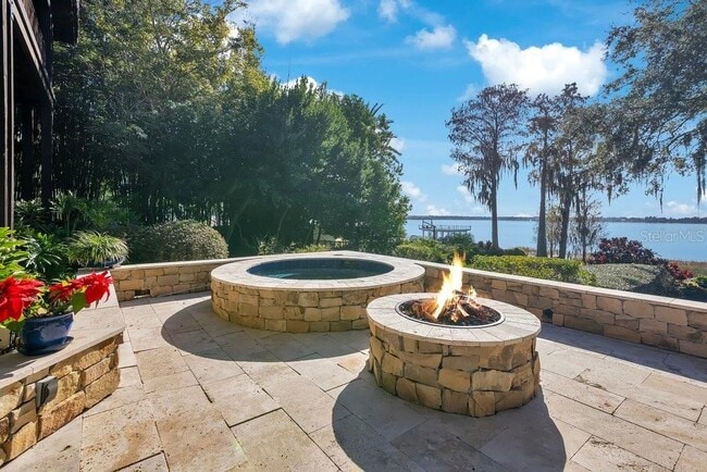 Building Photo - 10577 Down Lakeview Cir