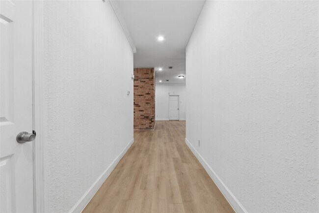 Building Photo - 1410 Lexington Blvd