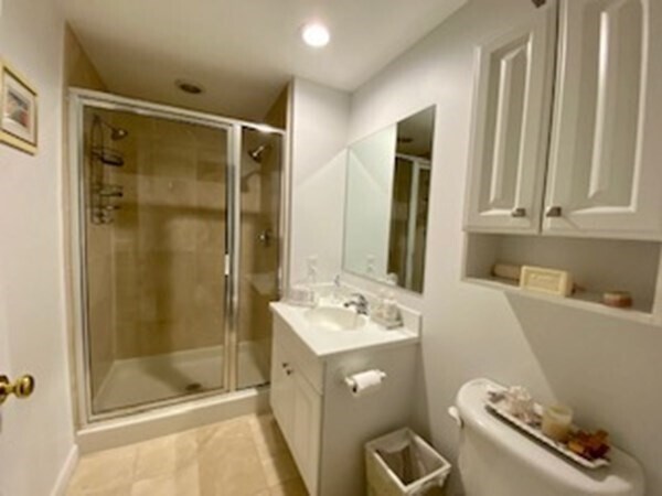 Building Photo - 65 Chelsea St