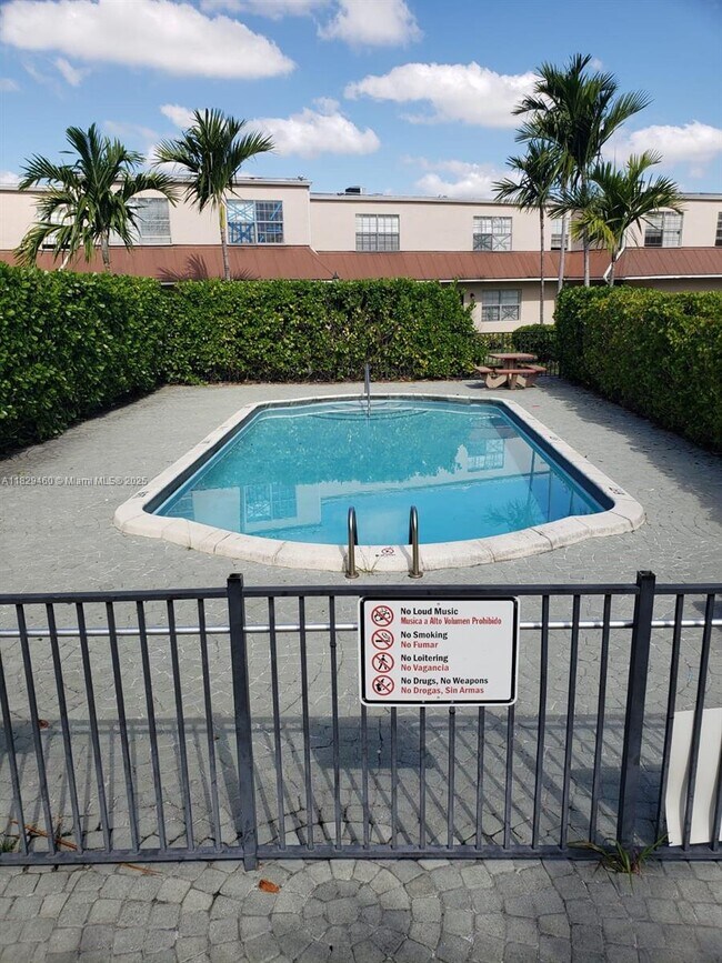 Building Photo - 4100 NW 16th Ave