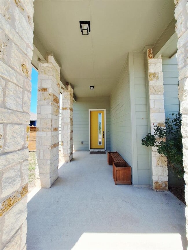 Building Photo - 7800 Hillock Terrace