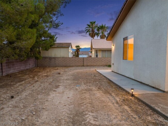 Building Photo - 1740 Jerome Ln