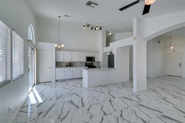 Building Photo - 3706 Lake Victoria Dr