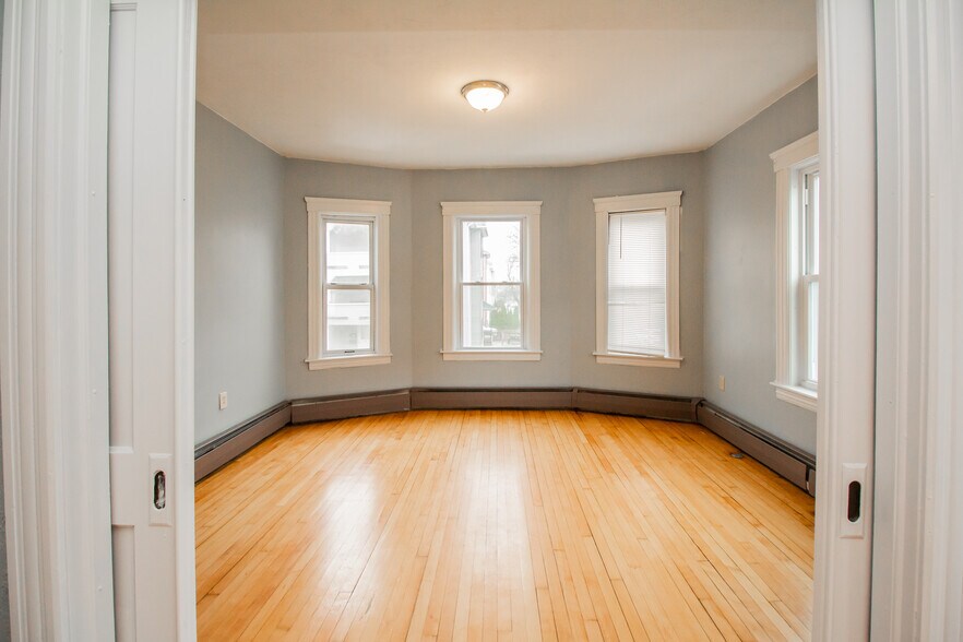 Building Photo - 77 Cohasset St