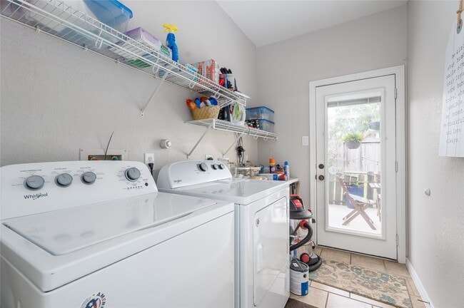 Building Photo - 6142 Bradie Ct