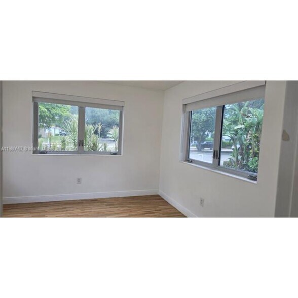 Building Photo - 3915 Ponce de Leon Blvd