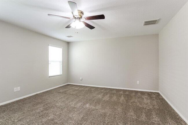Building Photo - 9885 Hyacinth Way