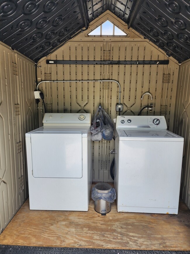 Building Photo - 123 Steeplechase Dr