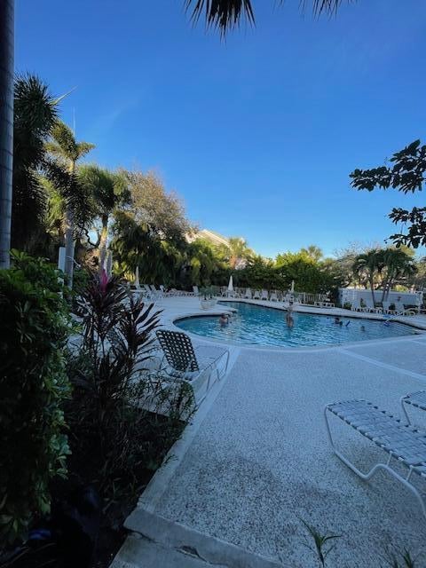 Building Photo - 3602 Fairway Dr N