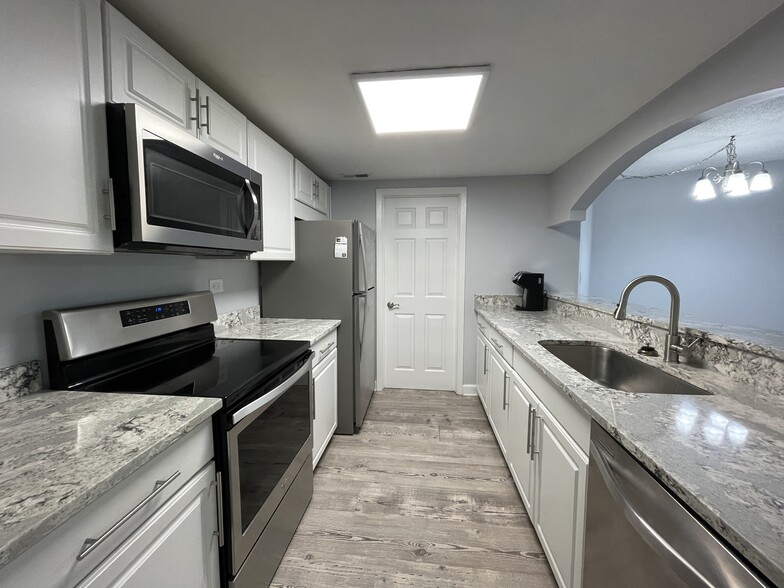 Building Photo - 509 Aurora Ave