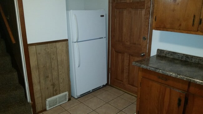 Building Photo - 2 Bedroom 1 bath house