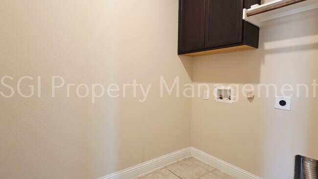 Building Photo - 3608 Bastrop St