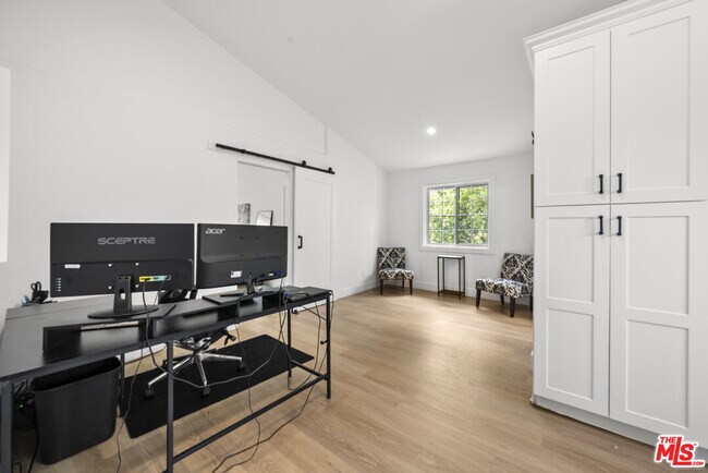 Building Photo - 5656 Penfield Ave