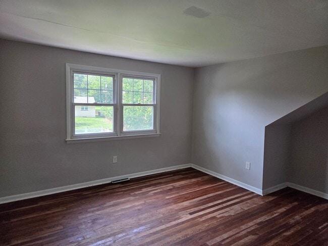 Building Photo - 23 W Emlen Ave