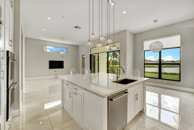 Building Photo - 16317 Cabernet Dr