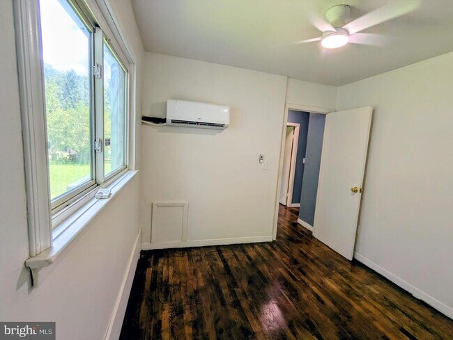 Building Photo - 2225 Williams Dr